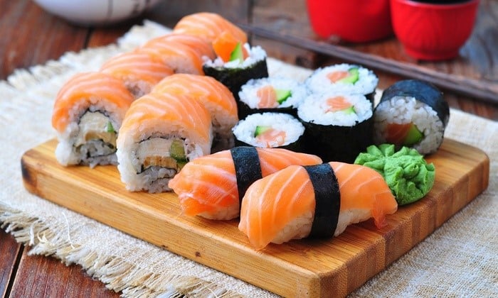 Món ăn sushi Nhật Bản 